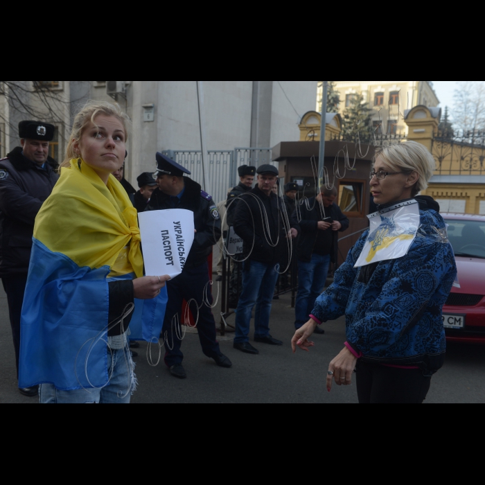 10 листопада 2014. Біля Адміністрації Президента України відбувся пікет з вимогою до Президента України Порошенко П.А.  підписати прийнятий ВР України 20 жовтня 2014 року законопроект №4490а-1 