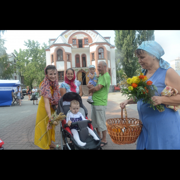 Свято медовий спас. Київ. Дарницький район. Ольгінська церква