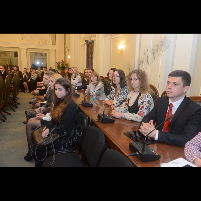 10 листопада 2014. Урочиста церемонія відкриття Програми стажування ГО «Ліга інтернів» у Верховній Раді України за участі заступника Голови Верховній Ради  України Руслана Кошулинського