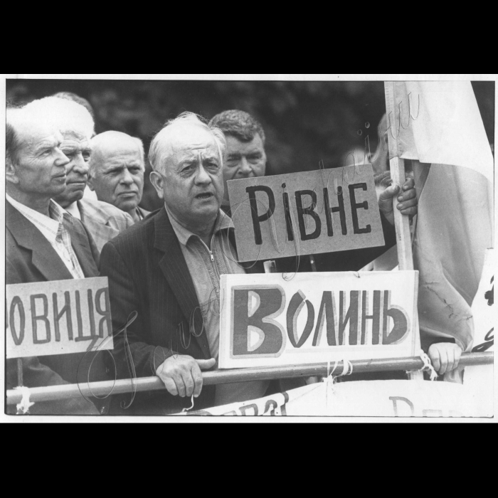 07.09.1999.
Мітинг ошуканих вкладників трастів.