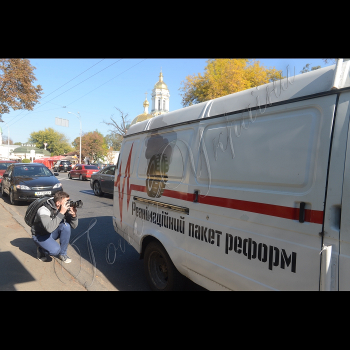 2 жовтня 2014. Експерти та активісти ініціативи Реанімаційний Пакет Реформ на реанімобілі доставили «Дорожню Карту Реформ для майбутнього парламенту», в офіси продемократичних проєвропейських партій, які мають шанс потрапити до майбутньої Верховної Ради. Представники штабів та кандидати в народні депутати погодилися зустрітися з експертами РПР. Маршрут: Партія «Блок Петра Порошенка»