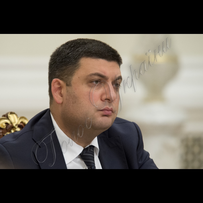 Голова ВР України Володимир Гройсман, Президент України Петро Порошенко, Прем’єр-міністр України Арсеній Яценюк, народні депутати, члени Кабінету міністрів, представники Адміністрації Президента взяли участь у дванадцятому засіданні Ради Реформ.