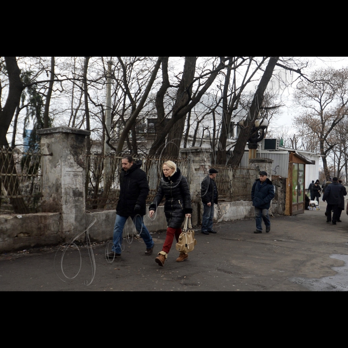 Київ. Біля станції метро Університет звільніли прохід від МаФів.