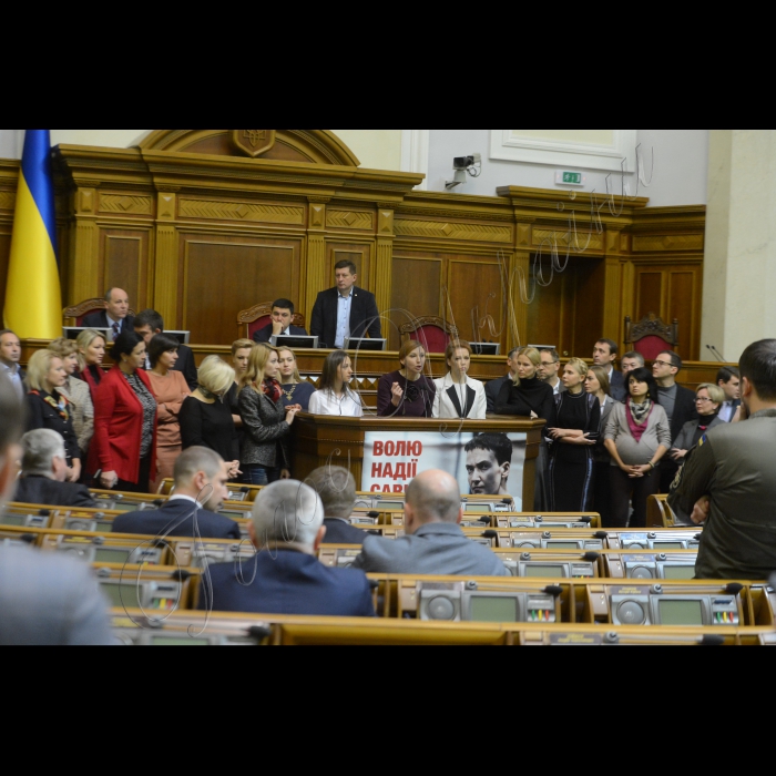 Пленарне засідання Верховної Ради України.
Заява жінок з приводу побиття Олександри Кужель