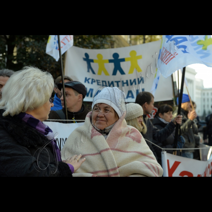 Київ. ГО «Кредитний Майдан» продовжує довгостроковий мітинг «Валютний бунт» під стінами Адміністрації Президента України. Вимоги: визнання відповідальності НБУ за дестабілізацію курсу національної валюти, бездіяльності державних  органів в сфері банківської діяльності в умовах жорсткої економічної кризи,  відсутність реакції з боку держави на гостру соціальну проблему, пов’язану з житлом громадян. У разі відсутності зрушень у перемовинах з громадою мітинг буде безстроковим  