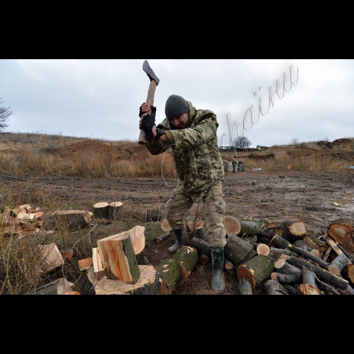 Донецька область. Зона АТО.
Розвідник Богдан та боєць Олександр.