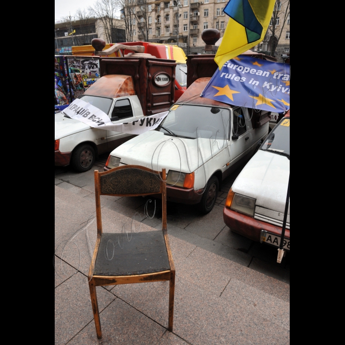 Під будівлею Київської міської державної адміністрації відбувається мітинг власників автокав'ярень.