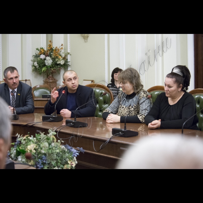 Голова ВР України Володимир Гройсман зустрівся з представниками місцевого самоврядування декількох районів Черкаської області. У зустрічі брав участь народний депутат Сергій Рудик.