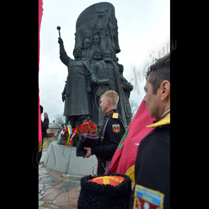 У місті Переяславі-Хмельницькому (Київська обл.) відбувся Собор слов'янських народів України, Росії і Білорусі.
Площа Переяславської Ради. Пам'ятний знак 