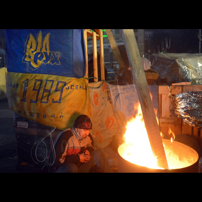 Київ. Євромайдан.Бійки на вул. Грушевського, біля стадіону «Динамо», між учасниками протесту і правоохоронцями.
