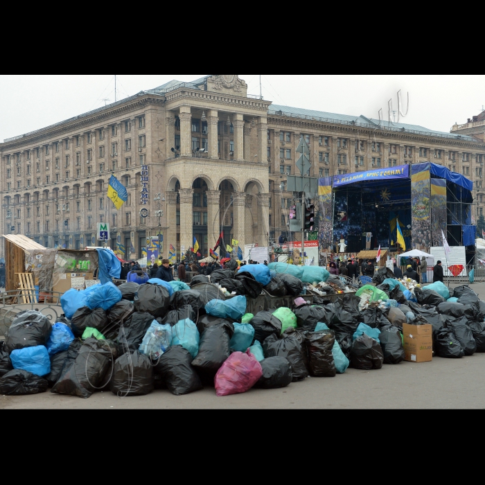 Київ. Тривають сутички на вулиці Грушевського між євро-мітингувальниками та міліцією.