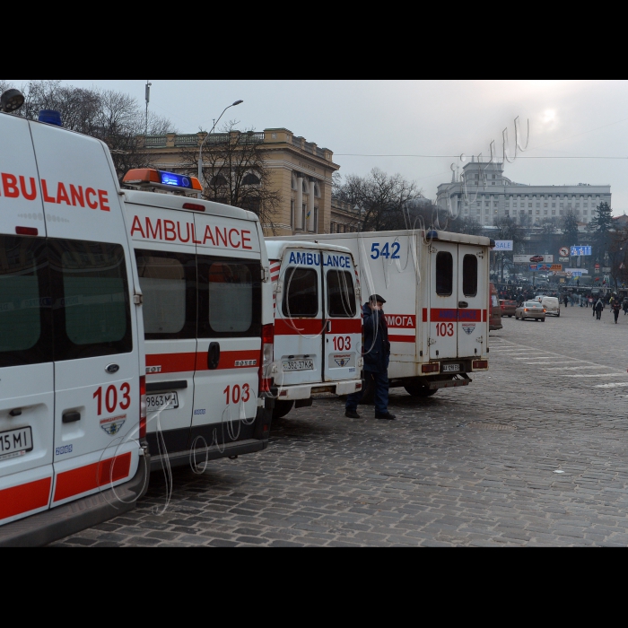 Київ. Тривають сутички на вулиці Грушевського між євро-мітингувальниками та міліцією.