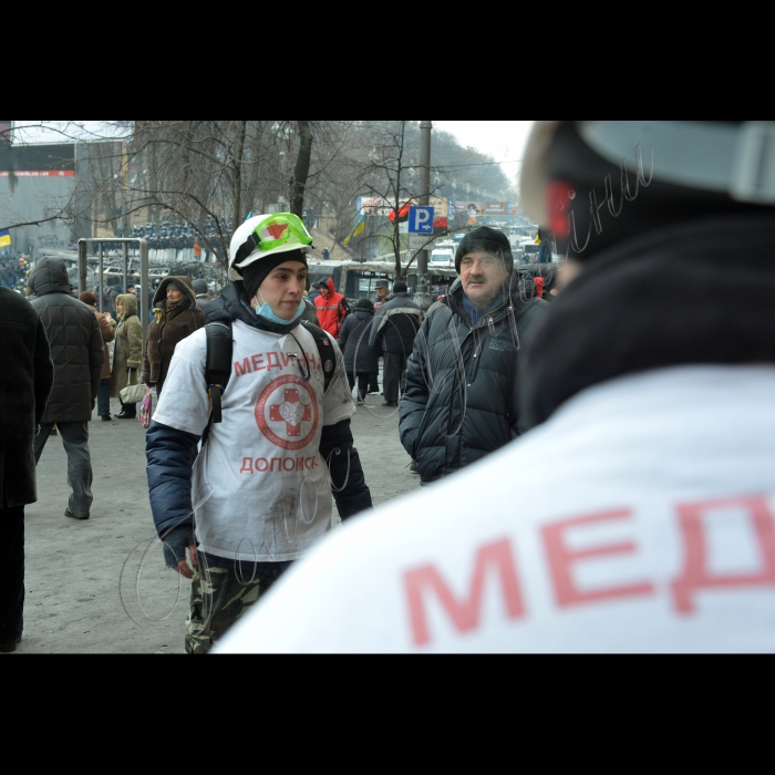 Київ. Тривають сутички на вулиці Грушевського між євро-мітингувальниками та міліцією.