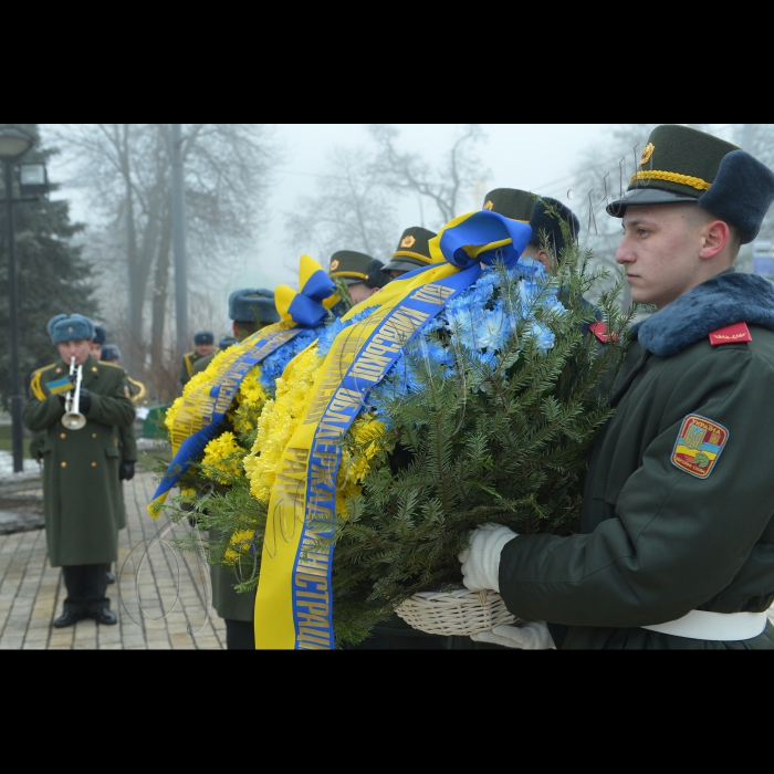 Київ. Біля пам’ятника Воїнам-афганцям (вул. Івана Мазепи) відбувся мітинг-реквієм з  нагоди 25-ї річниці виведення військ колишнього СРСР із Республіки Афганістан.