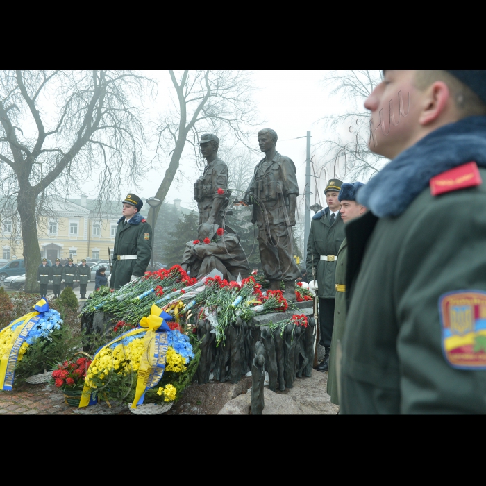 Київ. Біля пам’ятника Воїнам-афганцям (вул. Івана Мазепи) відбувся мітинг-реквієм з  нагоди 25-ї річниці виведення військ колишнього СРСР із Республіки Афганістан.