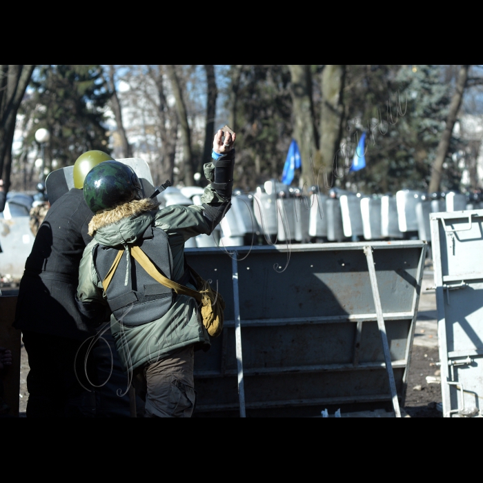 Київ. Хода активістів Євромайдану до Верховної Ради. Вулиці Інститутська, Шовковична, Грушевського та Маріїнський парк. Мітинги та сутички в центрі міста.