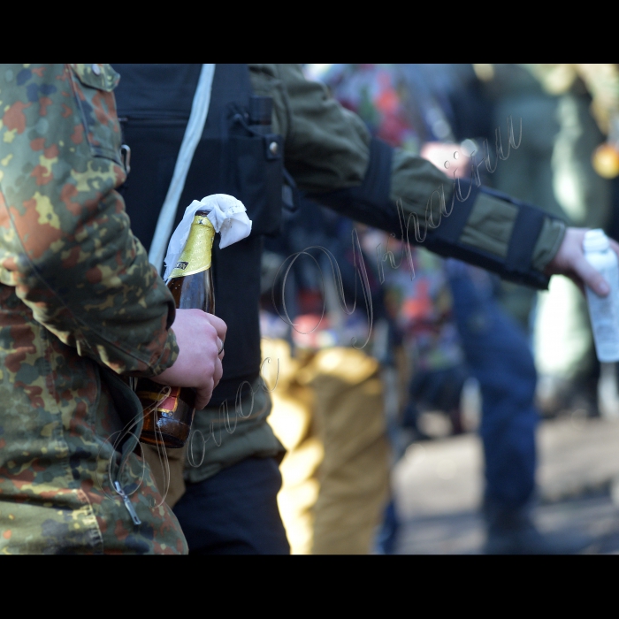 Київ. Хода активістів Євромайдану до Верховної Ради. Вулиці Інститутська, Шовковична, Грушевського та Маріїнський парк. Мітинги та сутички в центрі міста.