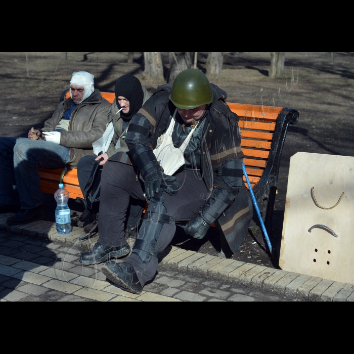 Київ. Хода активістів Євромайдану до Верховної Ради. Вулиці Інститутська, Шовковична, Грушевського та Маріїнський парк. Мітинги та сутички в центрі міста.