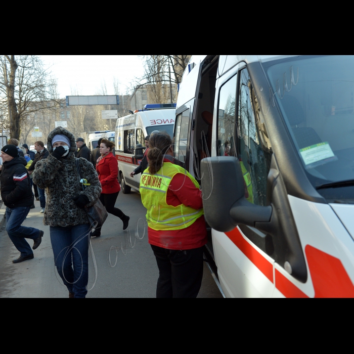 Київ. Хода активістів Євромайдану до Верховної Ради. Вулиці Інститутська, Шовковична, Грушевського та Маріїнський парк. Мітинги та сутички в центрі міста.