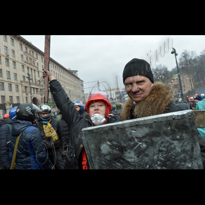 Київ, вул. Грушевського. Активісти знову відбили барикади на вул. Грушевського.
