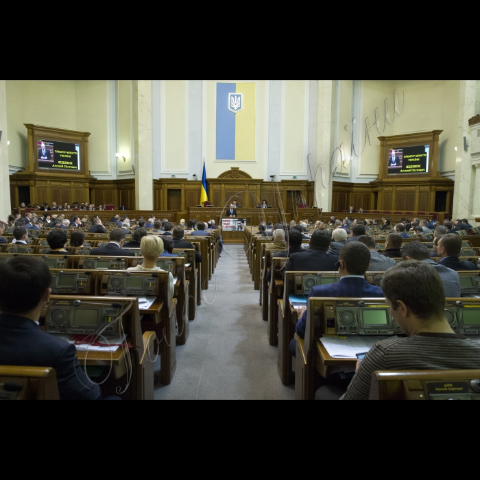 Звіт Прем’єр-міністра Арсенія Яценюка під час пленарного засідання Верховної Ради України