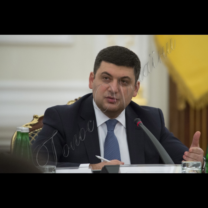 Голова ВР України Володимир Гройсман, Президент України Петро Порошенко, Прем’єр-міністр України Арсеній Яценюк, народні депутати, члени Кабінету міністрів, представники Адміністрації Президента взяли участь у сімнадцятому засіданні Ради Реформ – «Реформа управління державною власністю.