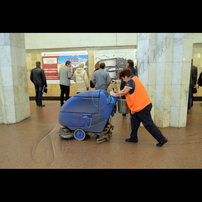 Київ. Метрополітен.
Станція метро  «Майдан Незалежності».