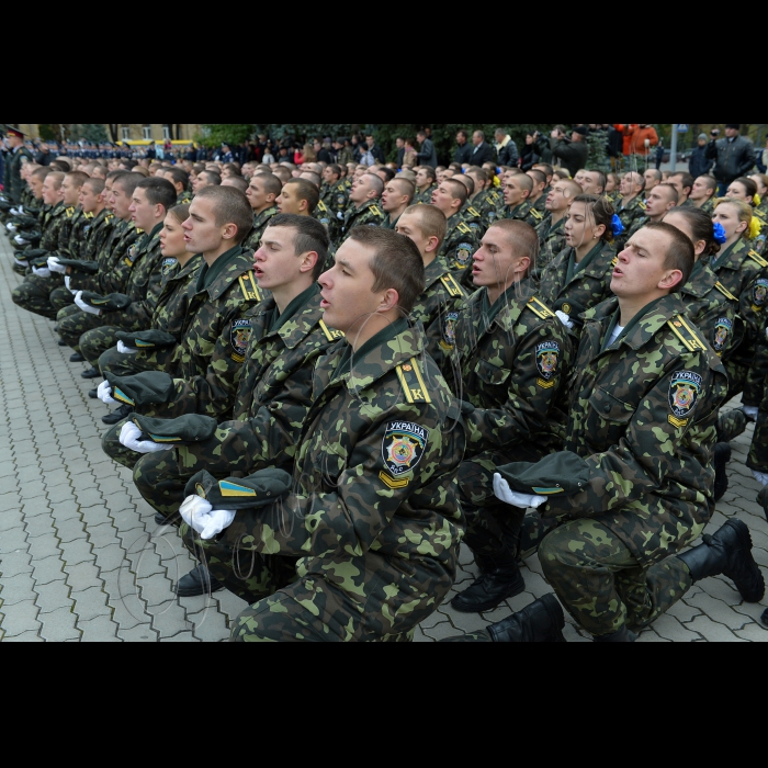 У Національній академії внутрішніх справ відбулась церемонія складання присяги на вірність Українському народові курсантами першого курсу (Київ, пл. Солом’янська, 1).