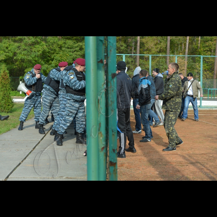 На території Навчального центру ГУМВС України в м. Києві відбулись спільні навчання невідкладної медичної допомоги МВС, СБУ, Міністерства оборони та інших силових відомств. В їх рамках відбувся конкурс серед працівників спецпідрозділу «Беркут» з надання невідкладної медичної допомоги громадянам, колегам та самому собі у разі виникнення надзвичайних ситуацій.