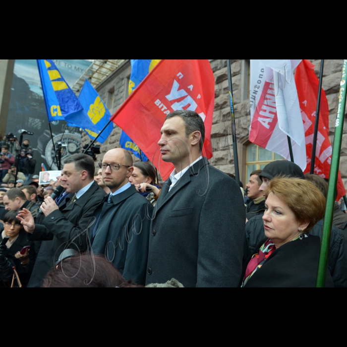 Київ. Відбулось пленарне засідання XII сесії Київради VI скликання. За участю представників Всеукраїнського об'єднання 