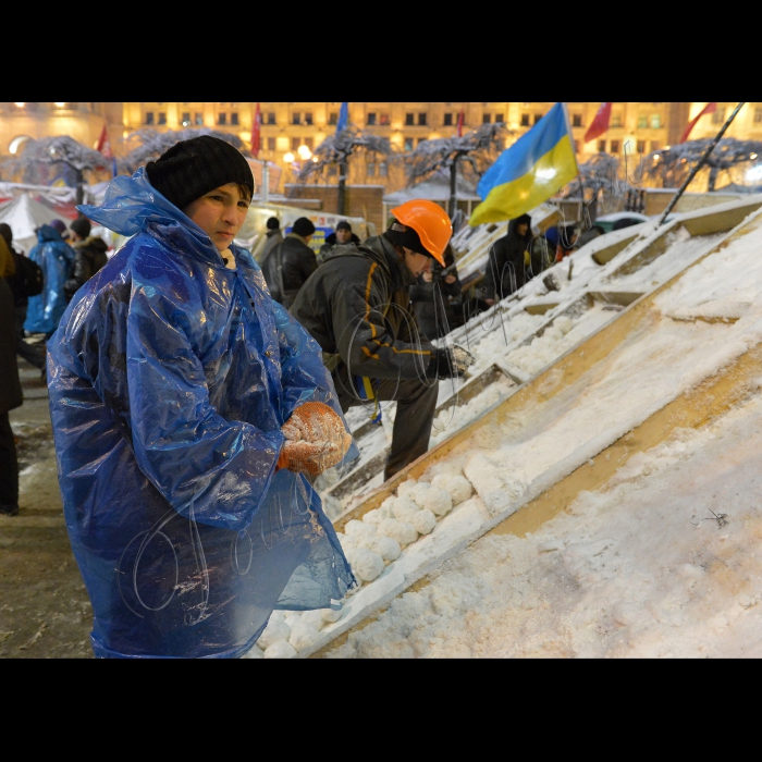 У Києві біля КМДА та будиднку профспілок відбулася акція за євроінтеграцію України. Євромайдан.