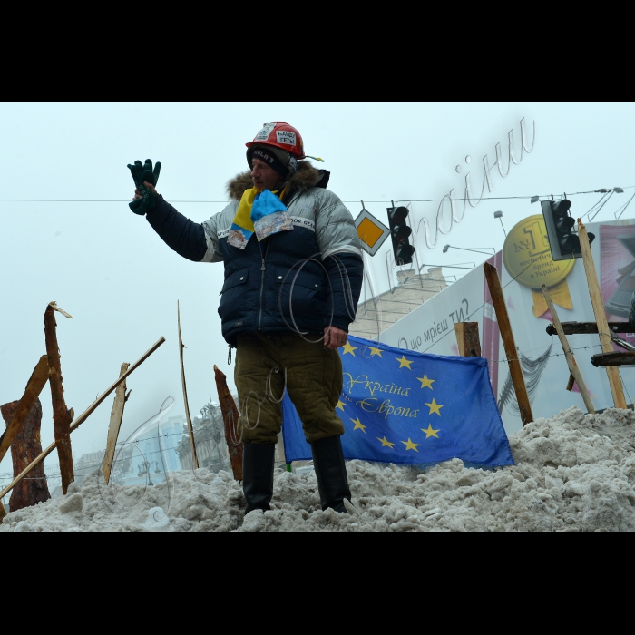 Київ. Хрещатик. Євромайдан. Будівля КМДА.
