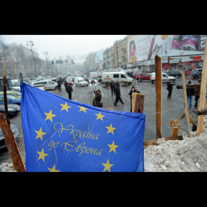 Київ. Хрещатик. Євромайдан. Будівля КМДА.
