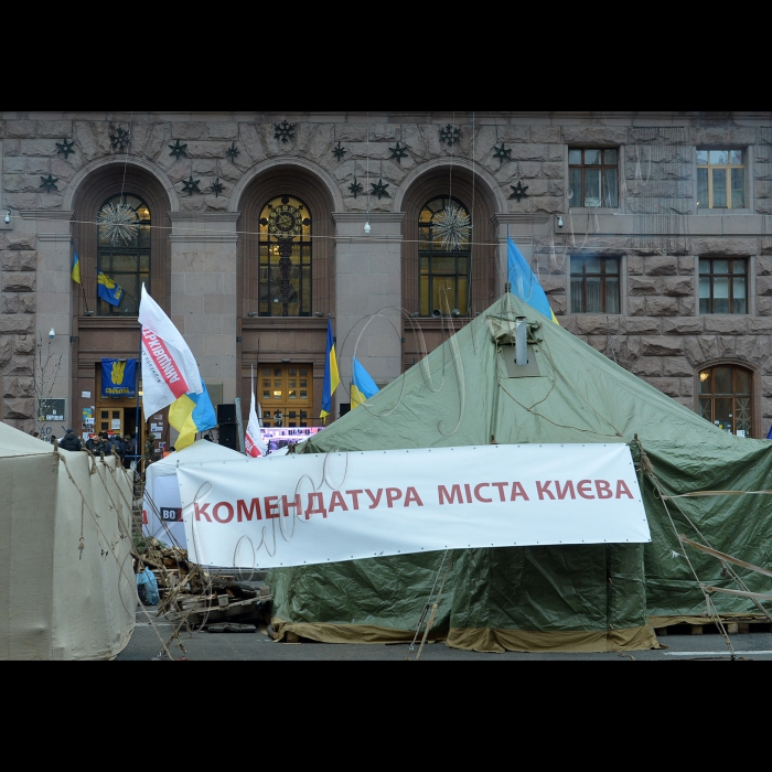 Київ, центр міста, майдан Незалежності та Хрещатик. Євромайдан. 