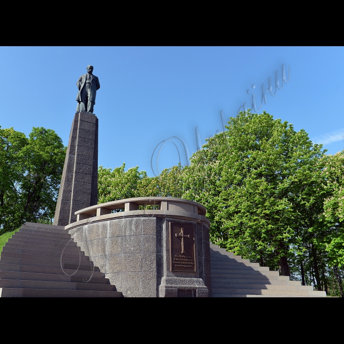 Шевченківський національний музей-заповідник у м. Канів Черкаської області.