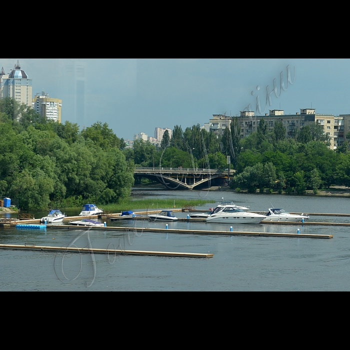 Київ. Гідропарк.
Причал на Русанівському каналі.