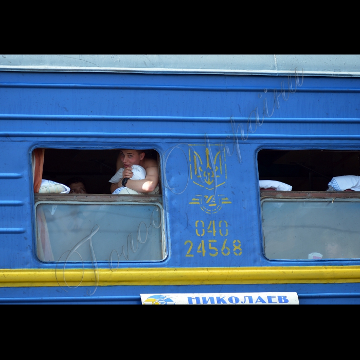 Київ. Відкрито рух поїздів по новому залізничному мосту над Видубицьким автовокзалом.

Залізничний міст входить до проекту будівництва залізнично-автомобільного мостового переходу через Дніпро в Києві та підходів до нього.
