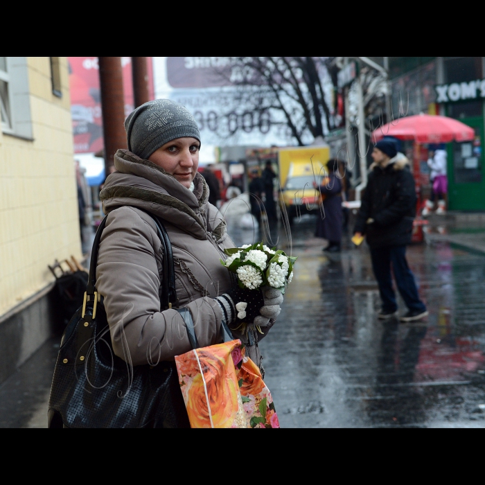 Продаж пролісків біля метро «Шулявська».