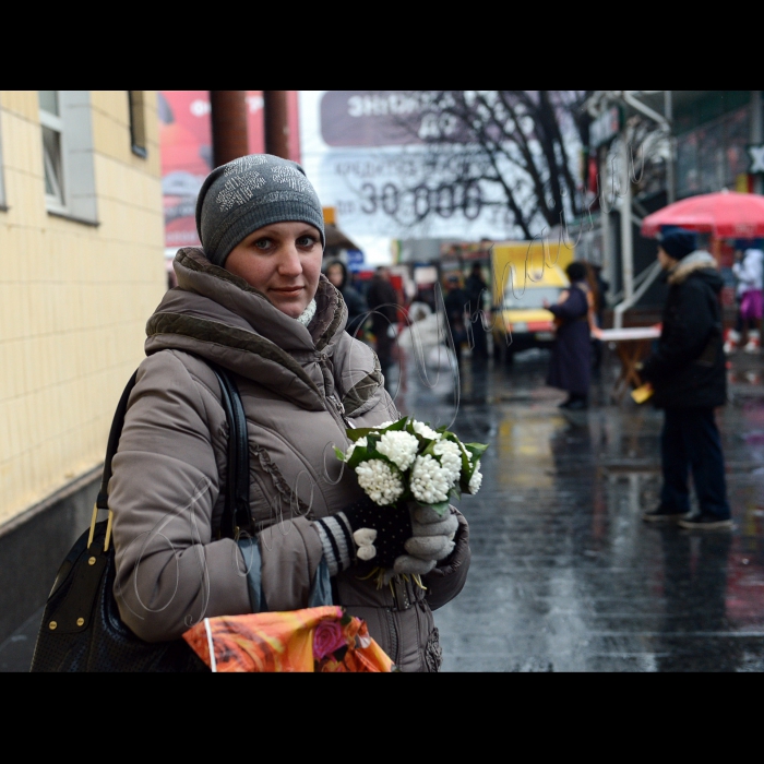 Продаж пролісків біля метро «Шулявська».