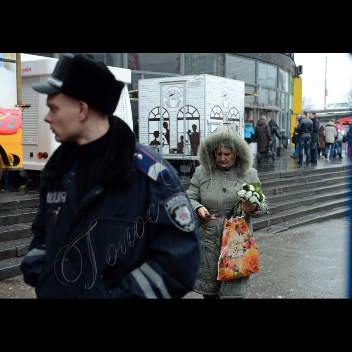 Продаж пролісків біля метро «Шулявська».