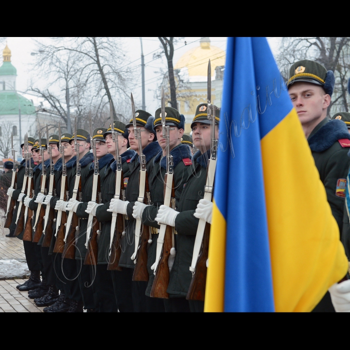 Київ. Урочисті заходи до Дня вшанування учасників бойових дій на території інших держав та 24-ї річниці виведення військ з Афганістану біля Всеукраїнського меморіального комплексу - пам'ятника полеглим в Афганістані за участю Київської обласної організації УСВА (вул. Лаврська, 1).