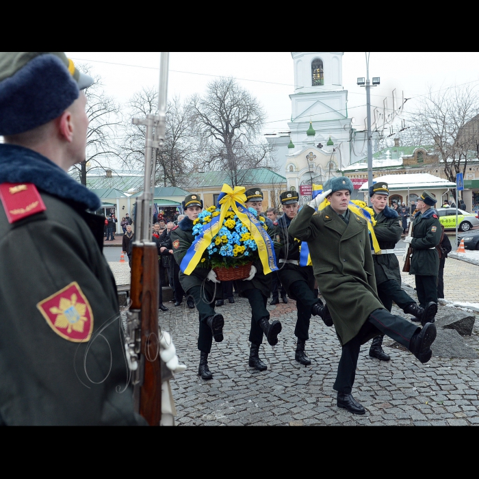 Київ. Урочисті заходи до Дня вшанування учасників бойових дій на території інших держав та 24-ї річниці виведення військ з Афганістану біля Всеукраїнського меморіального комплексу - пам'ятника полеглим в Афганістані за участю Київської обласної організації УСВА (вул. Лаврська, 1).