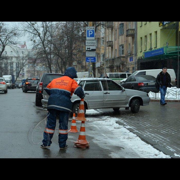 Київ. Паркування на вул. Пушкінська і Пирогова.