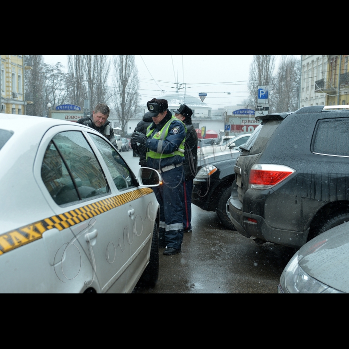 Київ. Паркування на вул. Пушкінська і Пирогова.