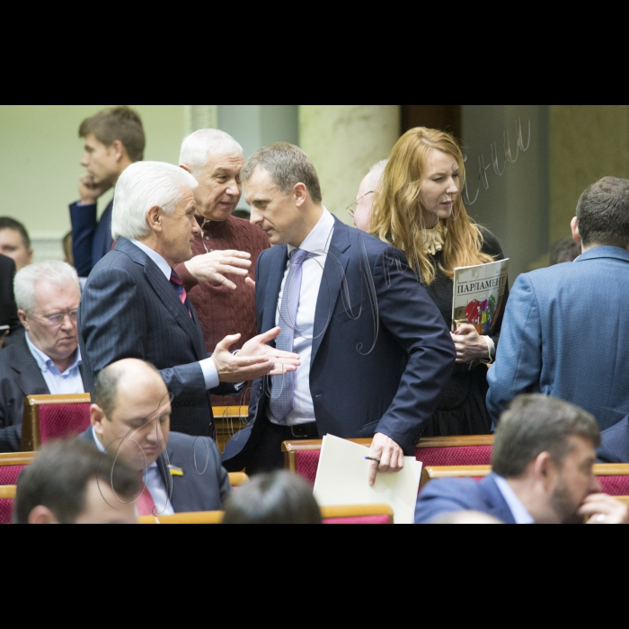 Пленарне засідання ВР.
Володимир Литвин, Ярослав Москаленко, Ольга Червакова;