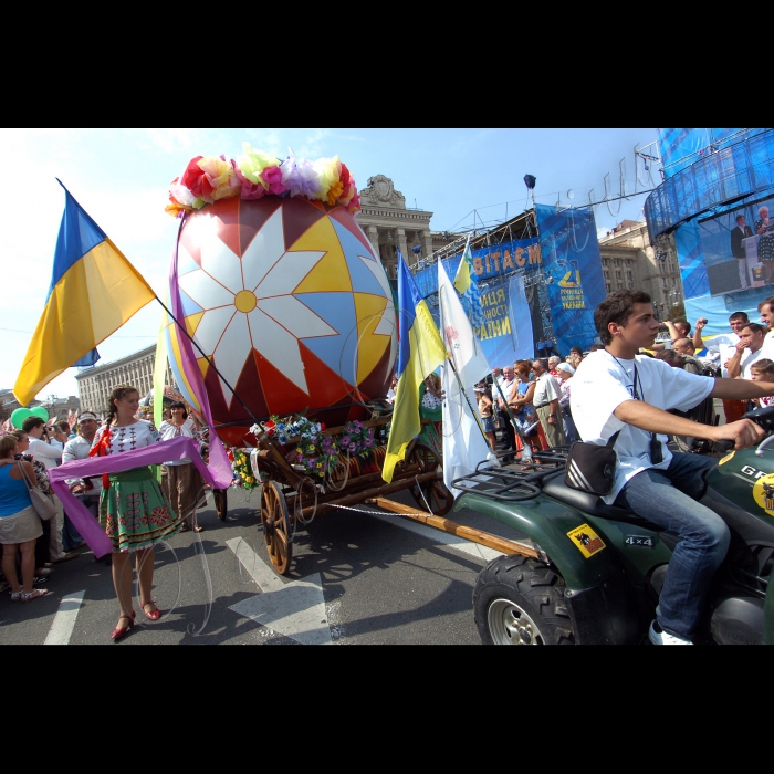 Київ, парад вишиванок і демонстрація писанок зі всієї України у рамках святкування Дня незалежності України.