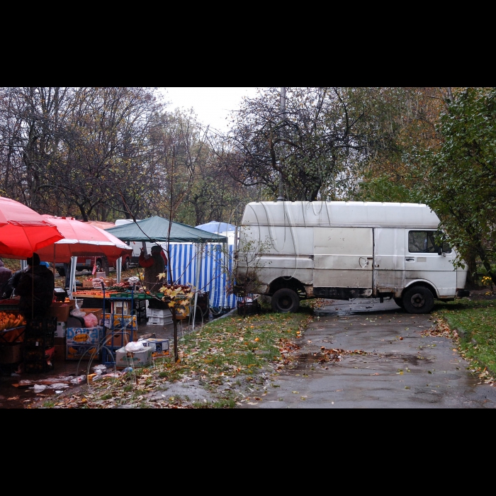 Київ, Солом’янський район. 
Продуктовий ярмарок.
