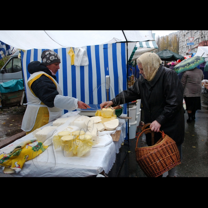 Київ, Солом’янський район. 
Продуктовий ярмарок.
