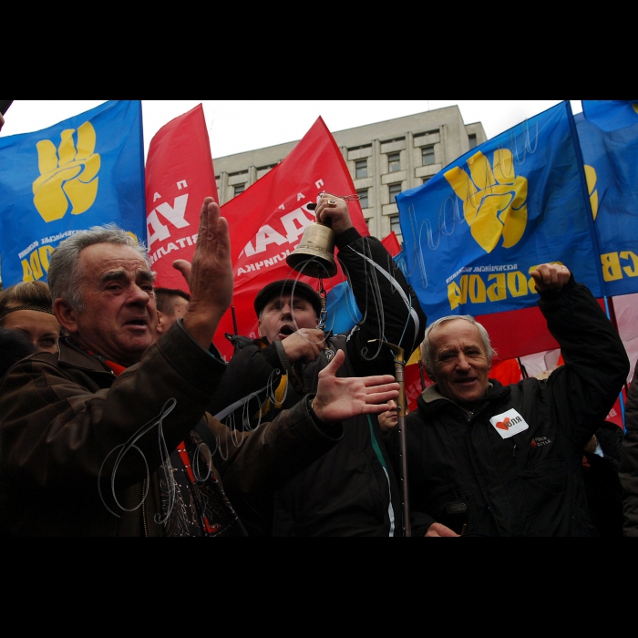 Біля будівлі Центральної виборчої комісії розпочнеться мітинг об’єднаної опозиції проти фальсифікацій на виборах до Верховної Ради України.