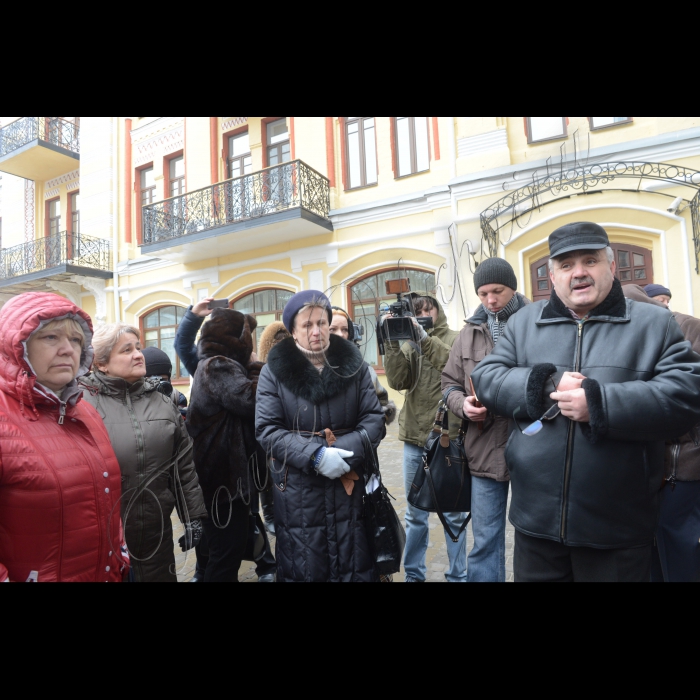 Відбулося пікетування ПАТ «Київенерго». Організатор – київська громадська організація “Асоціація Територіальна громада”. Основні вимоги:  “Ні” підвищенню тарифів на теплову енергію. Перерахувати платежі за теплову енергію у всіх будинках, в яких немає лічильників тепла та ін. За підсумками пікетування буде прийнято звернення до Київського міського голови В.Кличка та голови Постійної комісії Київради з питань ЖКГ та ПЕК В.Бондаренка